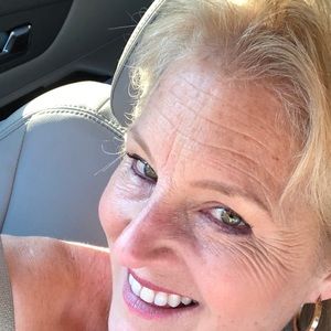 Meet your Posher, Eileen